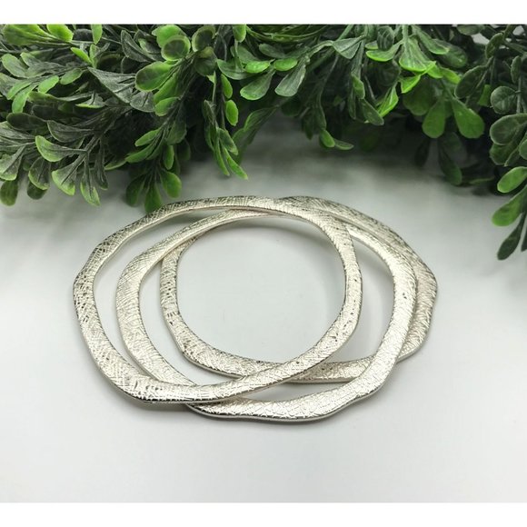 Bracelets set of 3 silver tone textured Asymmetric Bangles - Picture 1 of 3